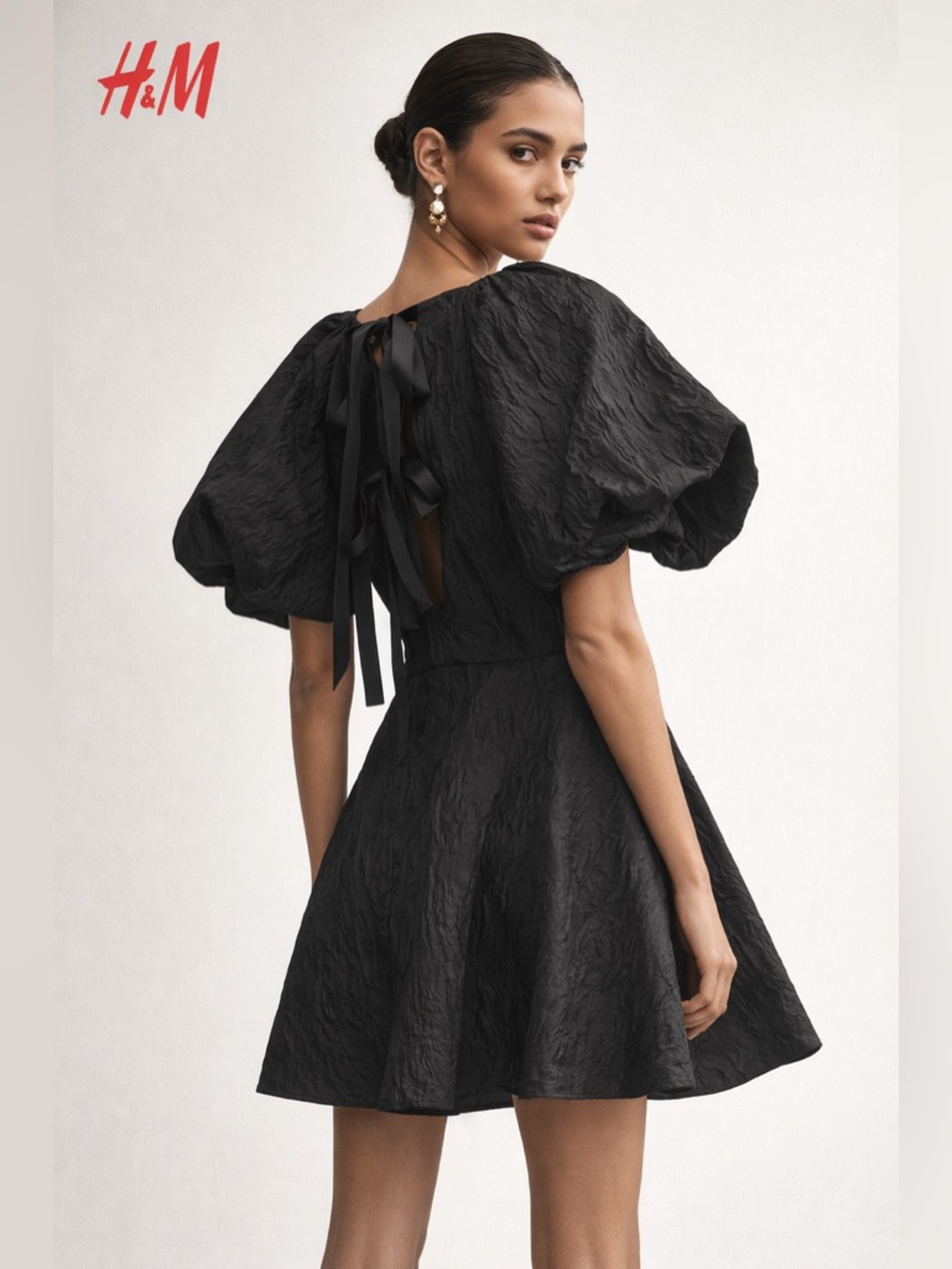 H&M Black Textured Puff-Sleeve Coquette Babydoll Feminine Chic Mini Dress size S